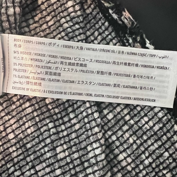 Hollister Black and White Floral Long Sleeve Top - Picture 9 of 11